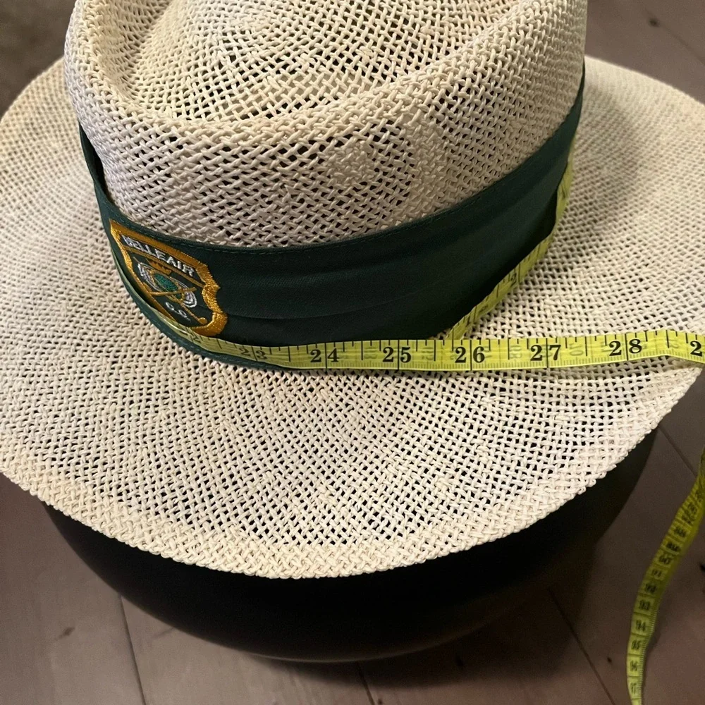Stylish Cream Hat with Green Band - Picture 1 of 8